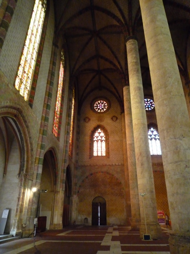 Pillars in Les Jacobins