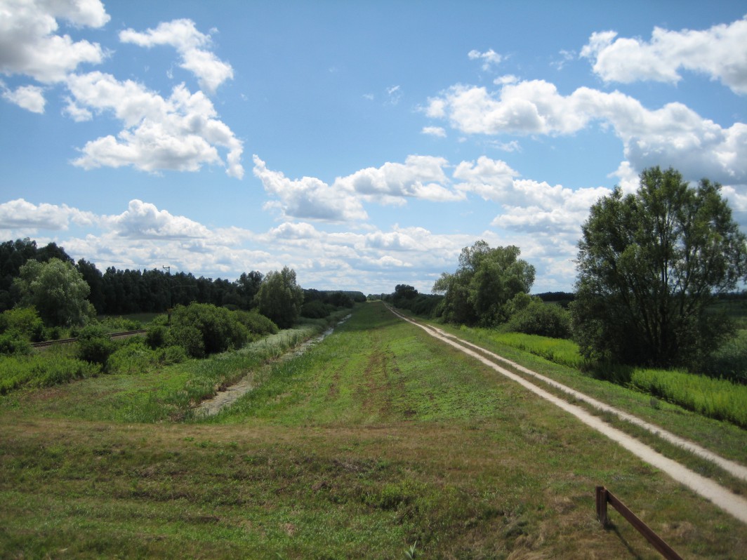 Track following the railway line