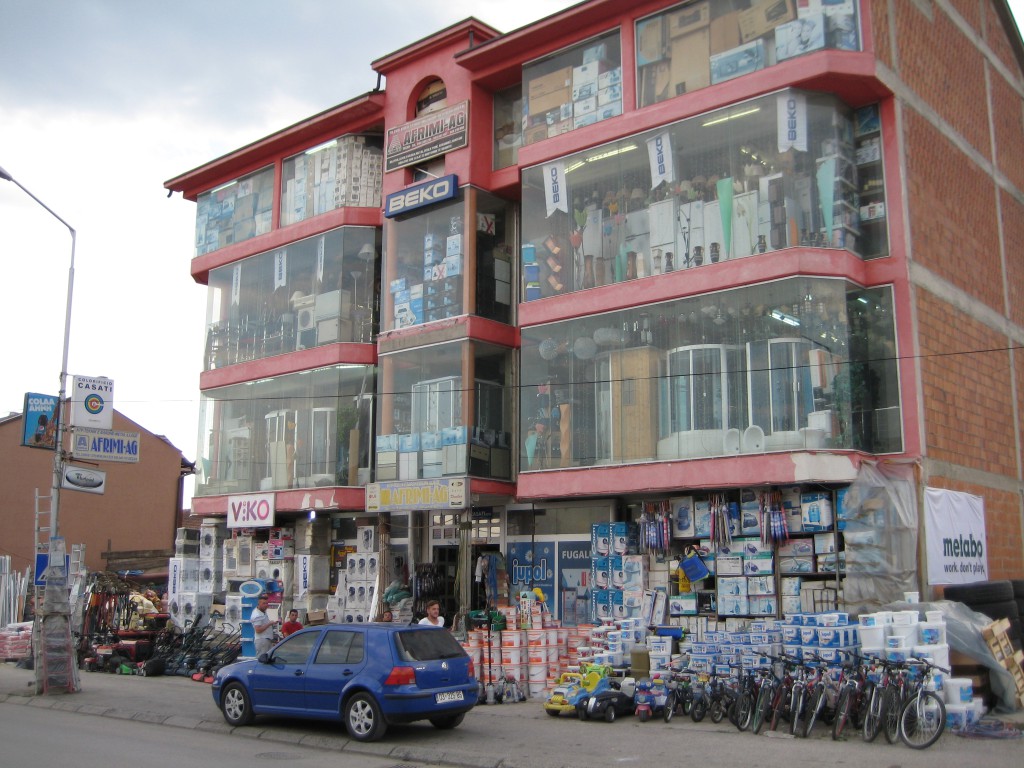 Typical shop in Deçan