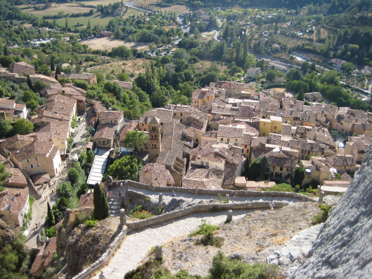 Moustiers-Sainte-Marie, from the stairs to Notre-Dame-De-Beauvoir